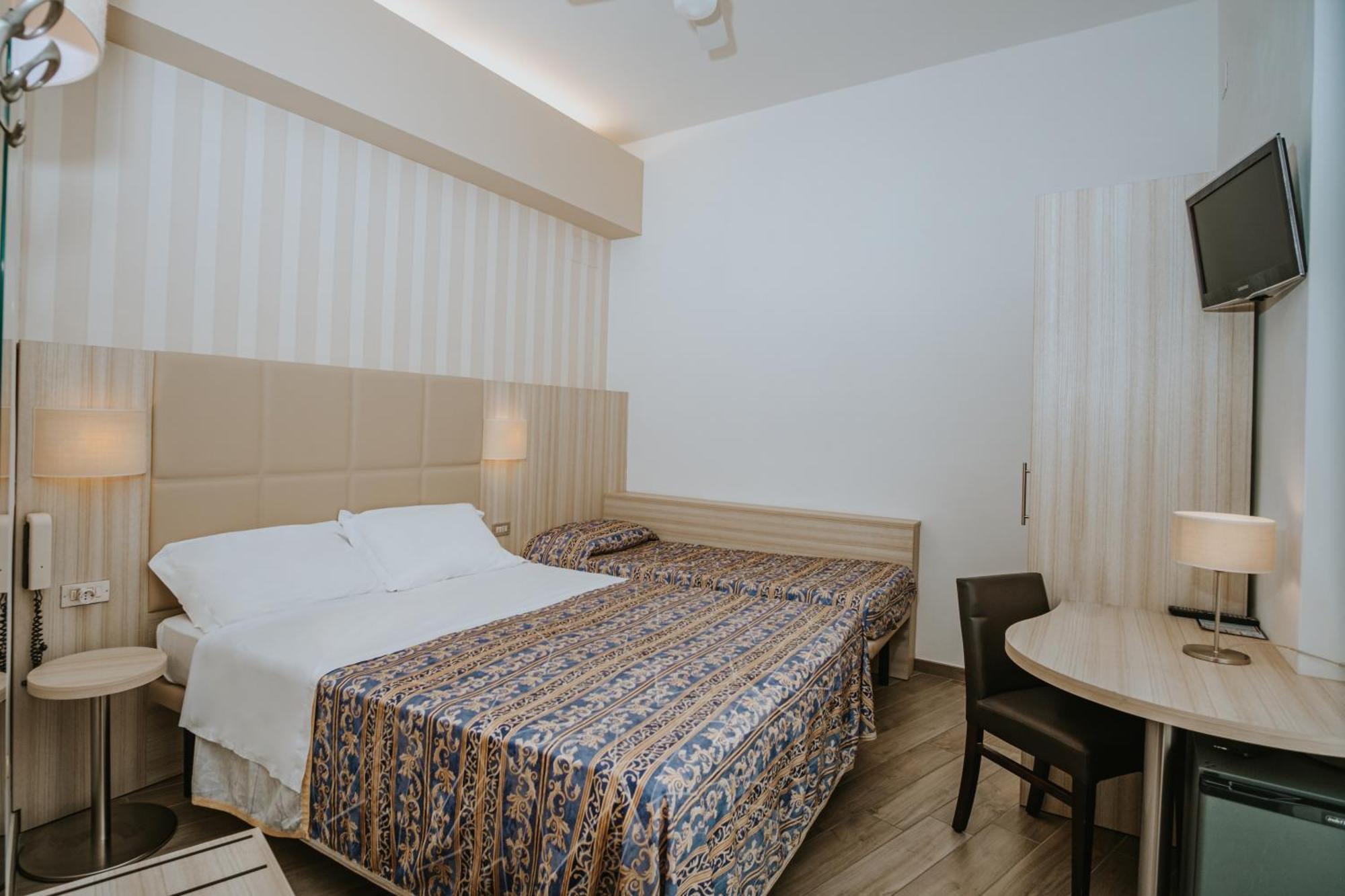 Hotel Gabriella Rimini Buitenkant foto